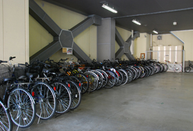 Tempat parkir sepeda 1F